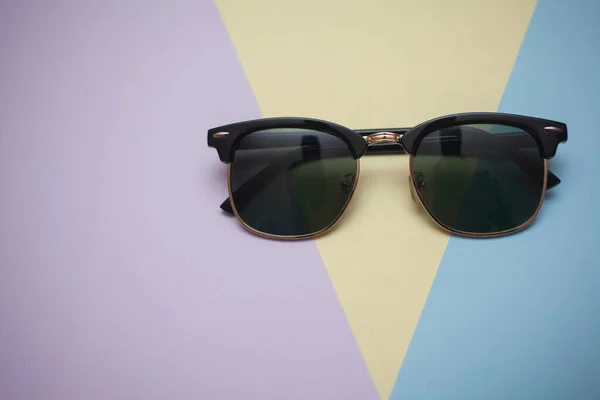 Shutter Shades Okulary Przeciwsłoneczne Mają Żywe Tło — Zdjęcie stockowe