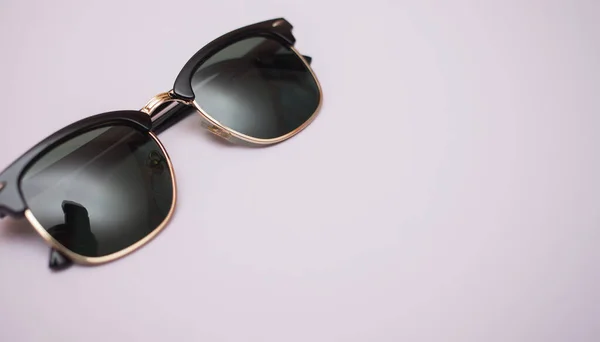 Sombras Obturador Gafas Sol Aisladas Sobre Fondo Blanco Primer Plano —  Fotos de Stock