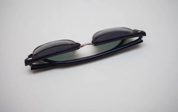 Shutter Tons Óculos Sol Isolados Fundo Branco Close — Fotografia de Stock