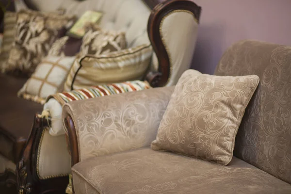 快適な家具とモダンなインテリアの詳細 — ストック写真