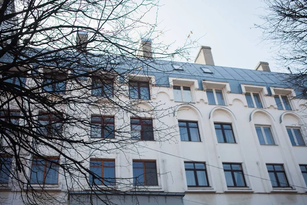 Edifícios Apartamentos Modernos Dia Ensolarado Com Céu Azul Fachada Moderno — Fotografia de Stock