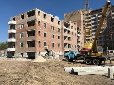 Site yapım aşamasında yeni evler ile oluşturma