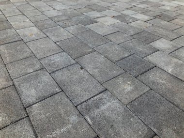 Değişik renklerde taş yontmalar, gündüz vakti yakın çekim. 
