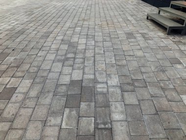 Değişik renklerde taş yontmalar, gündüz vakti yakın çekim. 