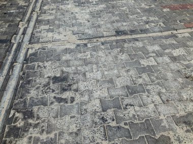 Değişik renklerde taş yontmalar, gündüz vakti yakın çekim. 