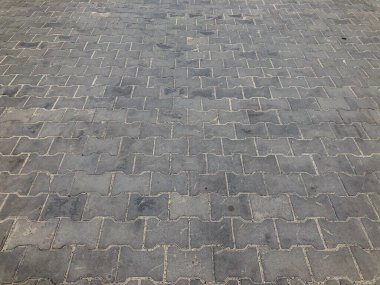 Değişik renklerde taş yontmalar, gündüz vakti yakın çekim. 