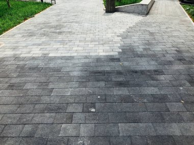 Değişik renklerde taş yontmalar, gündüz vakti yakın çekim. 