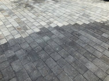 Değişik renklerde taş yontmalar, gündüz vakti yakın çekim. 