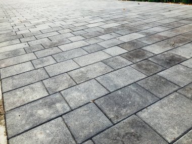 Değişik renklerde taş yontmalar, gündüz vakti yakın çekim. 