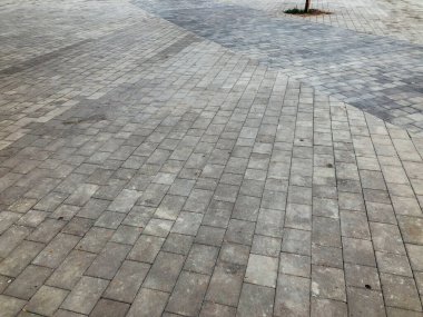 Değişik renklerde taş yontmalar, gündüz vakti yakın çekim. 