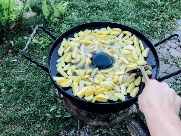 Prise Vue Plein Air Pommes Terre Frites Dans Une Poêle — Photo