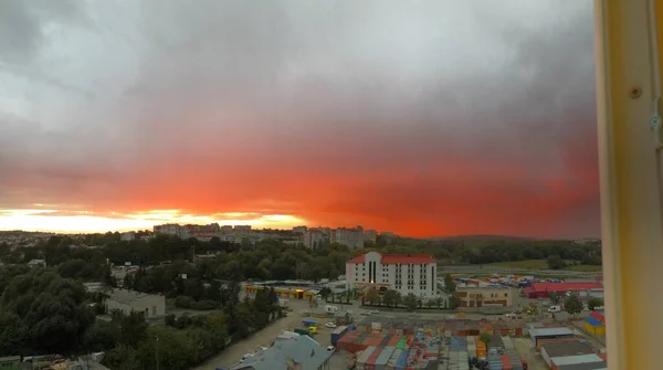 Gün Batımından Önce Güzel Bulutlu Gökyüzü — Stok fotoğraf