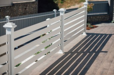 Kırsal kesimdeki modern evin dışında.