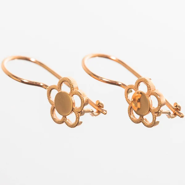 Paire Boucles Oreilles Dorées Isolées Sur Fond Blanc — Photo