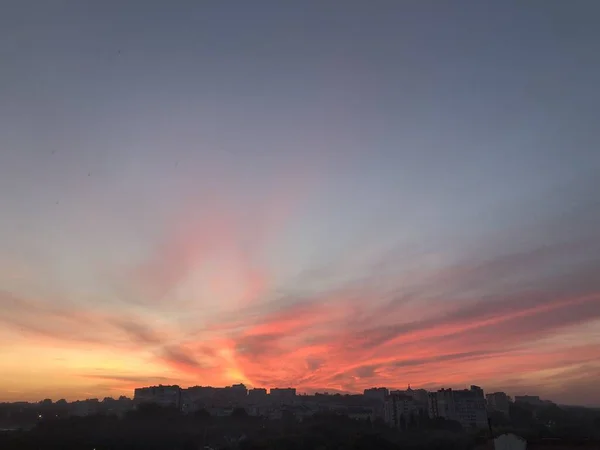Näkymä Auringonlaskun Kaupunkiin — kuvapankkivalokuva