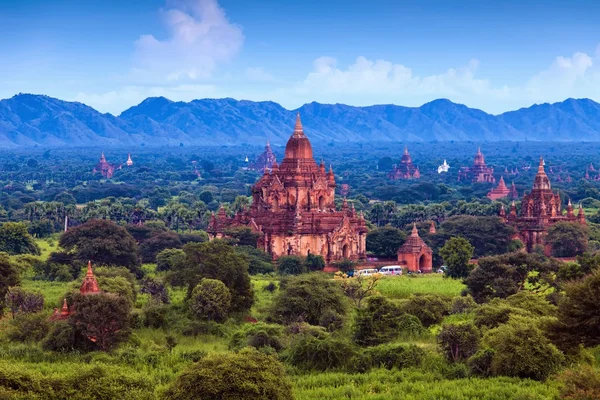 Birçok pagodadan bagan, myanmar içinde — Stok fotoğraf