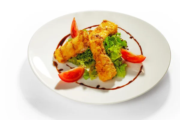 Salad with fried fish sticks — Stock Photo, Image