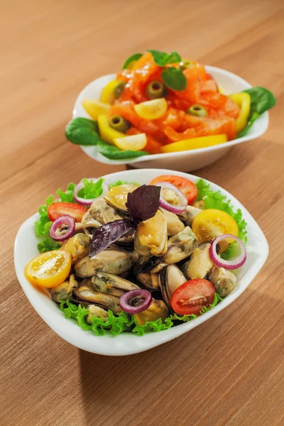 Fresh mussels salad — Stock Photo, Image