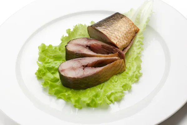 füme balık parçaları ile soğan halkası