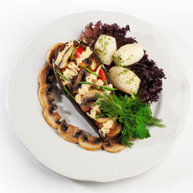 Patlıcan Dolma ve patates mantar ile