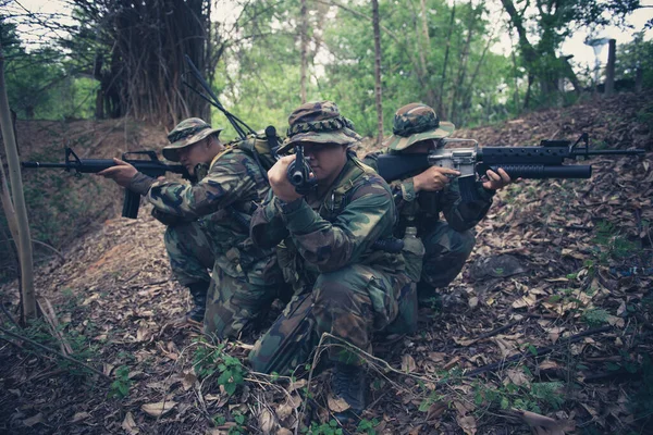 Equipe Soldado Exército Com Metralhadora Movendo Floresta Soldado Milícia Tailandesa — Fotografia de Stock