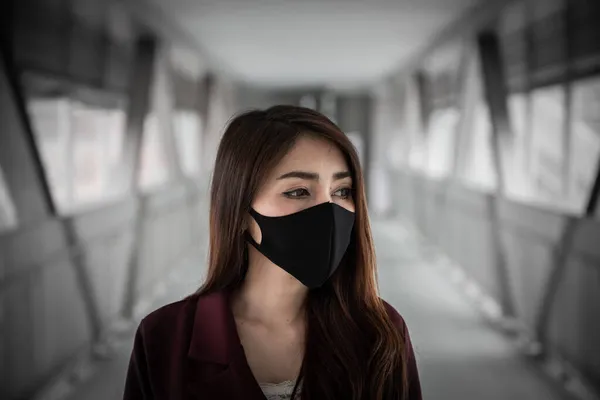 Asian Woman Wear Face Mask Protect Covid Virus — Stock Photo, Image