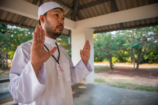 Hombre Islam Asiático Rezando Concepto Festival Ramadán —  Fotos de Stock