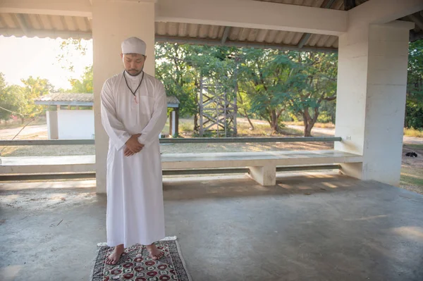 Aziatische Islam Man Bidden Ramadan Festival Concept — Stockfoto