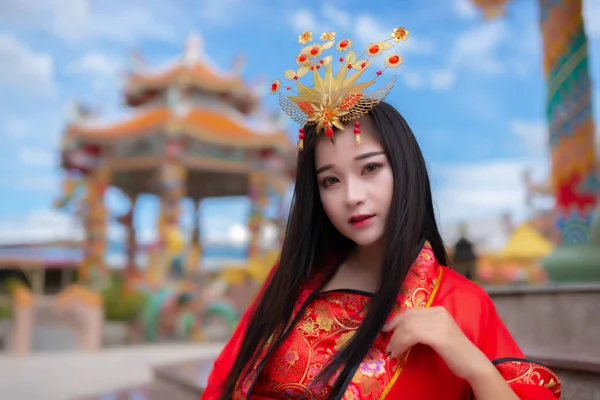 美しいアジアの女性の肖像古代中国のドレススタイルを身に着けている — ストック写真