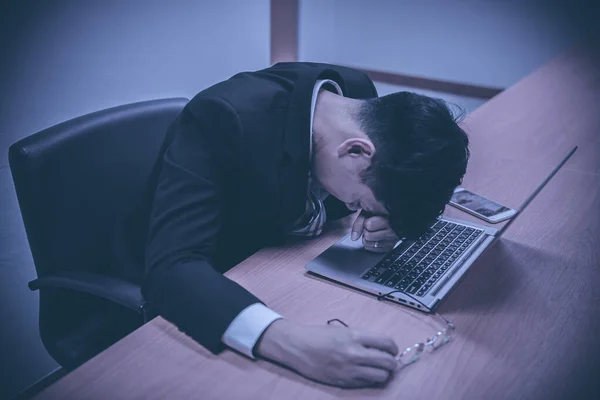 Homme Affaires Asiatique Sous Stress Raison Travail Excessif Sentir Épuisé — Photo