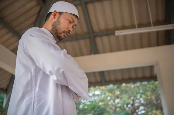 Азиатский Ислам Человек Молится Рамадан Концепции Фестиваля — стоковое фото