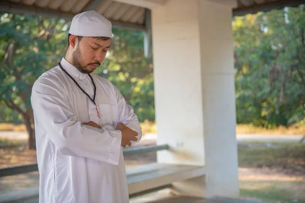 Asijský Islám Muž Modlí Ramadán Festival Koncept — Stock fotografie