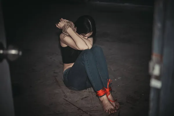 Asian Hostage Woman Bound Rope Night Scene — Stock Photo, Image