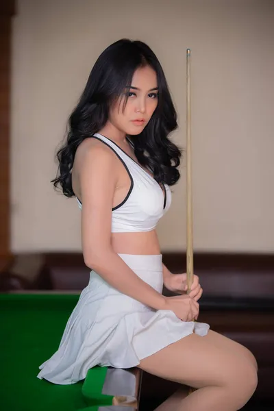 Portret Van Aziatische Sexy Vrouw Dragen Zwart Een Stuk Bij — Stockfoto