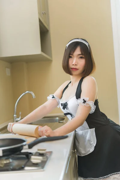 Ritratto Bella Donna Sexy Asiatica Cucina — Foto Stock