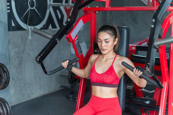 Hermosa Mujer Asiática Jugar Fitness Gimnasio Tailandia Chica Tiene Cuerpo — Foto de Stock