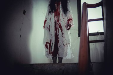 Asyalı kadın portresi hayalet yüzü, zombi, Cadılar Bayramı konsepti