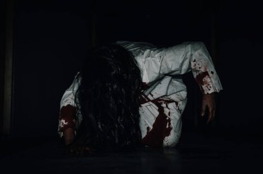 Asyalı kadın portresi hayalet yüzü, zombi, Cadılar Bayramı konsepti