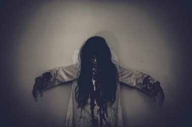 Asyalı kadın portresi hayalet yüzü, zombi, Cadılar Bayramı konsepti