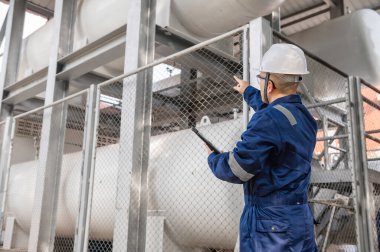 Sıvı helyumu muhafaza etmek için mühendislik işyeri, önleyici bakım programı kontrolü