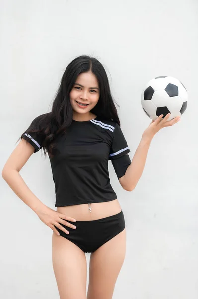Молода Красива Азіатська Жінка Носить Футболіста Підбадьорює Спорт — стокове фото