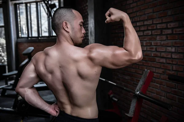 Potret Manusia Asia Memompa Otot Gym Latihan Untuk Kesehatan Yang — Stok Foto