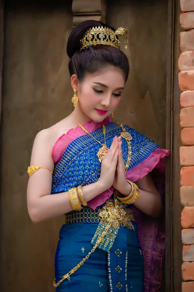 Portrait Asiatischer Frauen Altem Thailändischen Kleidungsstil Thailändische Menschen Traditioneller Thailändischer — Stockfoto