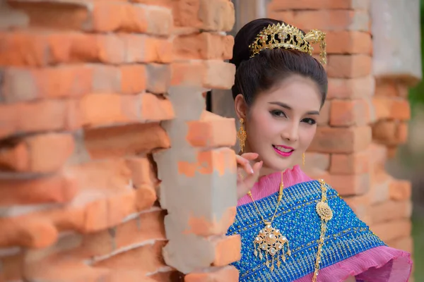 Portret Van Aziatische Vrouw Dragen Oude Thaise Jurk Stijl Thailand — Stockfoto