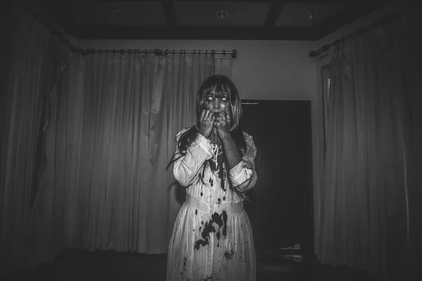 Retrato Mulher Asiática Compõem Fantasma Rosto Zumbi Conceito Halloween — Fotografia de Stock