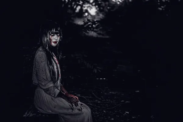 Retrato Mulher Asiática Compõem Fantasma Rosto Zumbi Conceito Halloween — Fotografia de Stock