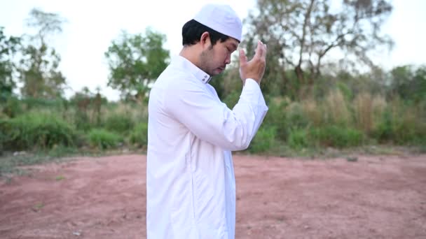Asian Islam Man Prayer Young Muslim Praying Ramadan Festival Concept — Stock Video