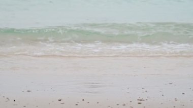 Tayland 'ın yavaş hareket eden denizi, yaz günü deniz manzarası.