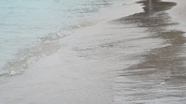 Tayland 'ın yavaş hareket eden denizi, yaz günü deniz manzarası.