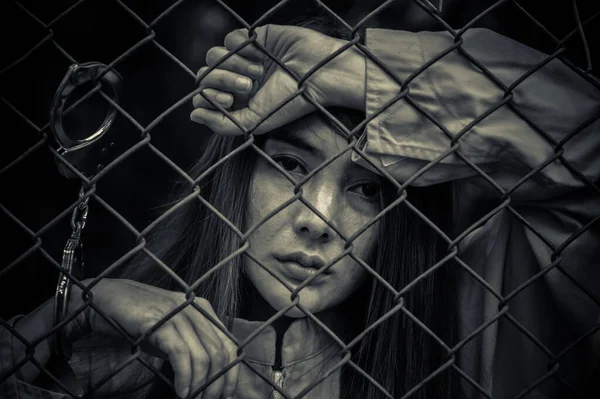Portré Nőkről Akik Kétségbeesetten Akarják Kapni Vasbörtönt Fogoly Koncepció Thaiföld — Stock Fotó